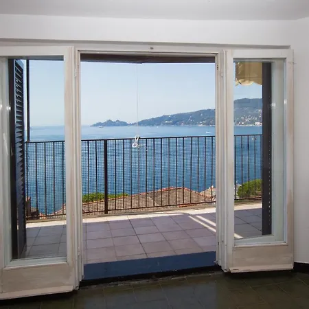 Nautilus Vista Mare Mozzafiato A 180 Gradi- Posto Auto Privato - 2 Matrimoniali Piu 1 Divano Letto Singolo-sky,netflix-wifi 200mg *