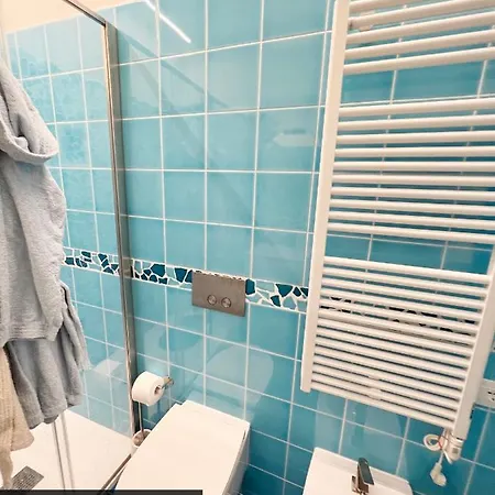 Nautilus Vista Mare Mozzafiato A 180 Gradi- Posto Auto Privato - 2 Matrimoniali Piu 1 Divano Letto Singolo-sky,netflix-wifi 200mg Апартаменты
