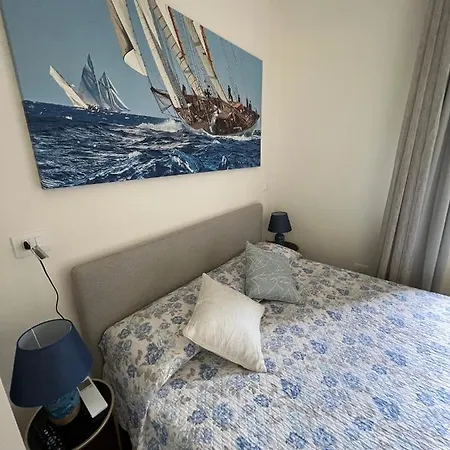 Nautilus Vista Mare Mozzafiato A 180 Gradi- Posto Auto Privato - 2 Matrimoniali Piu 1 Divano Letto Singolo-sky,netflix-wifi 200mg Апартаменты *
