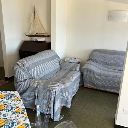 Nautilus Vista Mare Mozzafiato A 180 Gradi- Posto Auto Privato - 2 Matrimoniali Piu 1 Divano Letto Singolo-sky,netflix-wifi 200mg