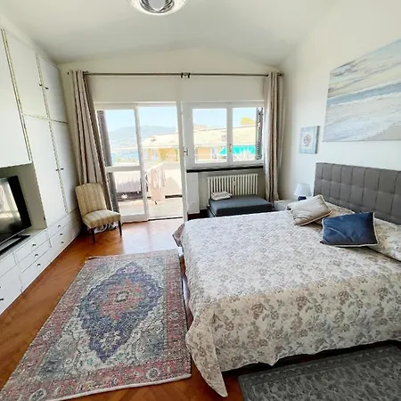 Nautilus Vista Mare Mozzafiato A 180 Gradi- Posto Auto Privato - 2 Matrimoniali Piu 1 Divano Letto Singolo-sky,netflix-wifi 200mg