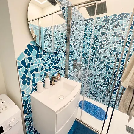 Nautilus Vista Mare Mozzafiato A 180 Gradi- Posto Auto Privato - 2 Matrimoniali Piu 1 Divano Letto Singolo-sky,netflix-wifi 200mg Rapallo