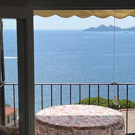 Nautilus Vista Mare Mozzafiato A 180 Gradi- Posto Auto Privato - 2 Matrimoniali Piu 1 Divano Letto Singolo-sky,netflix-wifi 200mg *