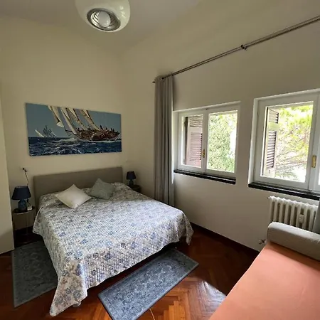 Nautilus Vista Mare Mozzafiato A 180 Gradi- Posto Auto Privato - 2 Matrimoniali Piu 1 Divano Letto Singolo-sky,netflix-wifi 200mg Rapallo