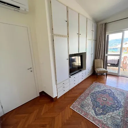 Nautilus Vista Mare Mozzafiato A 180 Gradi- Posto Auto Privato - 2 Matrimoniali Piu 1 Divano Letto Singolo-sky,netflix-wifi 200mg Apartment