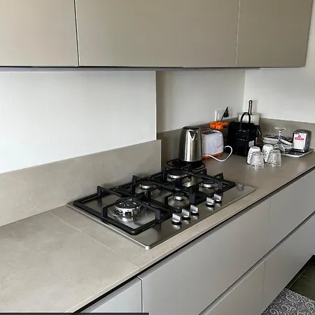 Nautilus Vista Mare Mozzafiato A 180 Gradi- Posto Auto Privato - 2 Matrimoniali Piu 1 Divano Letto Singolo-sky,netflix-wifi 200mg *